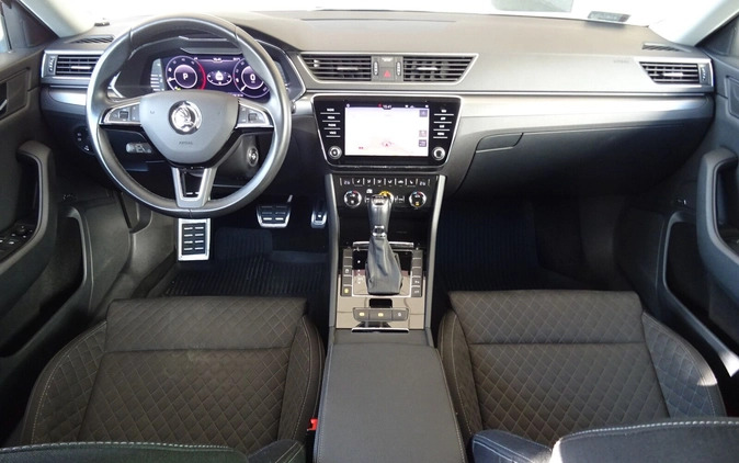 Skoda Superb cena 124900 przebieg: 106115, rok produkcji 2019 z Prabuty małe 254